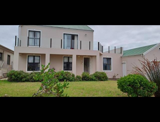 3 BEDROOM HOUSE FOR SALE IN STILBAAI-WES